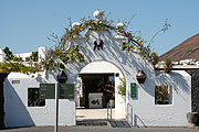 Eingang und Gebäude der Stiftung (Foto: MartiN Schmitz)